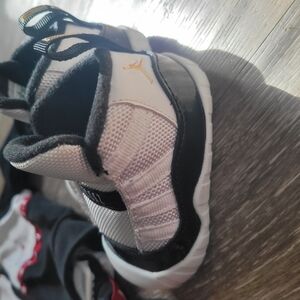 Jordan Black and White Sneakers Modern Athletic Style